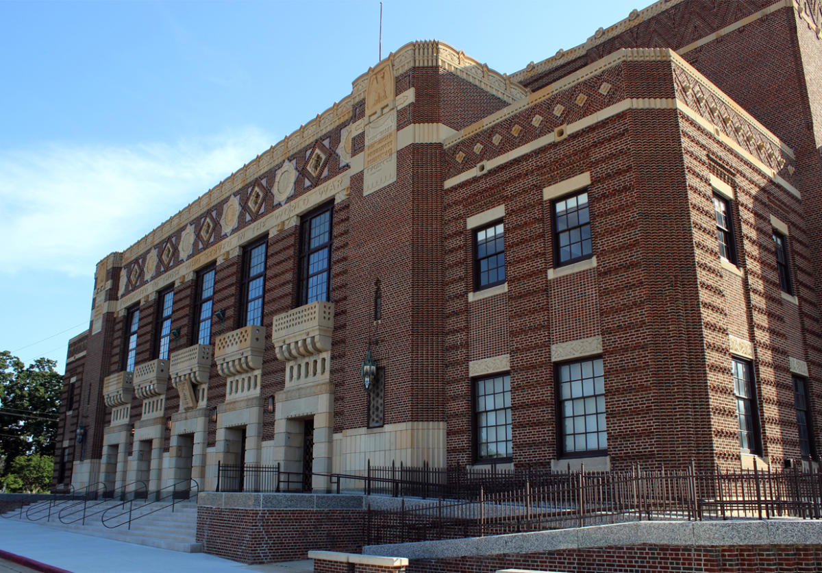 Shreveport Municipal Auditorium, a stage for music legends.